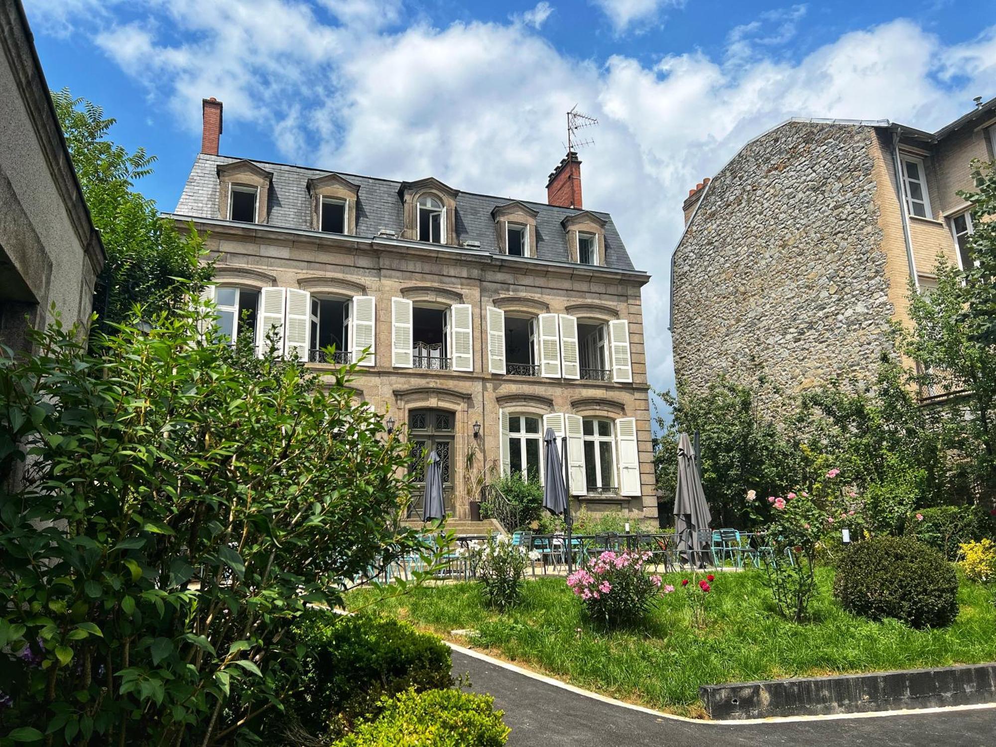 La Maison De Famille Limoges Exteriör bild