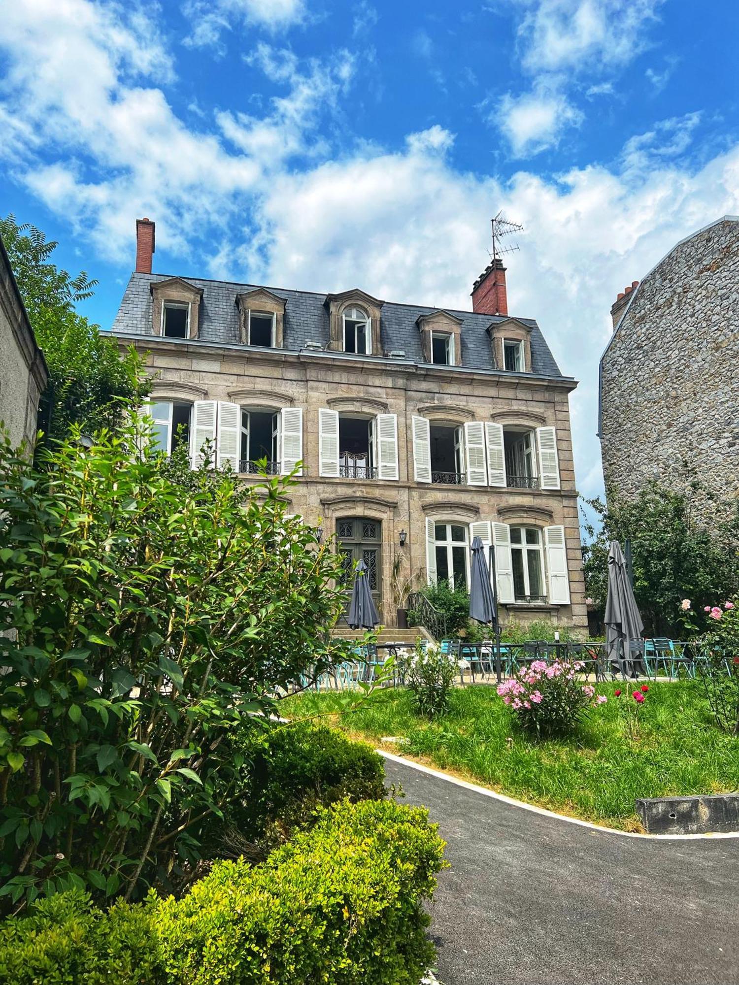 La Maison De Famille Limoges Exteriör bild